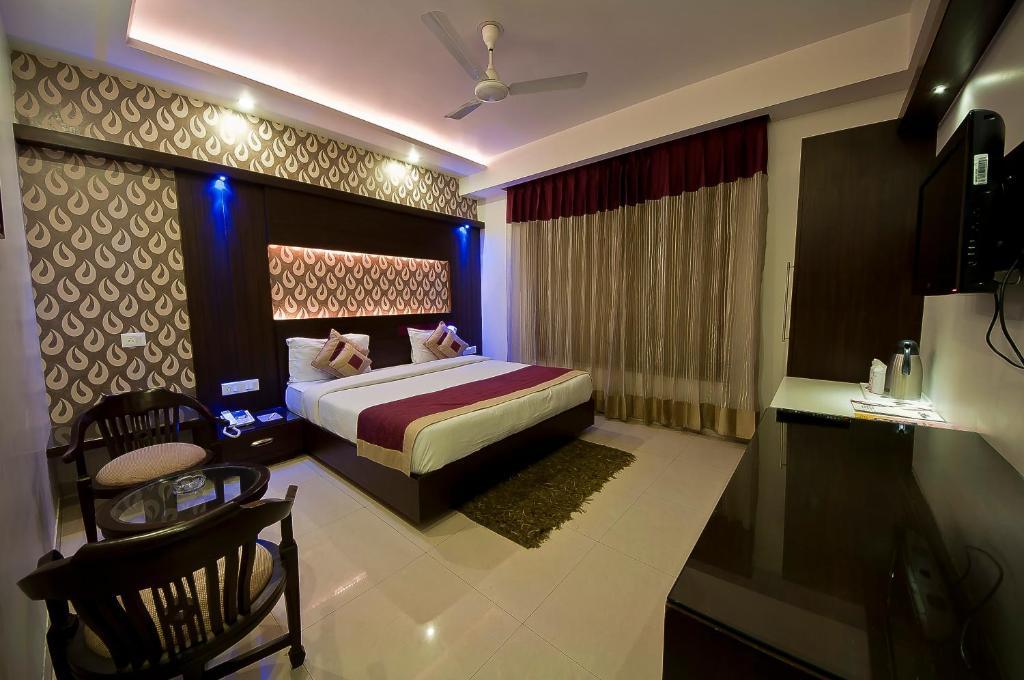 The Pearl Hotel New Delhi Exterior photo