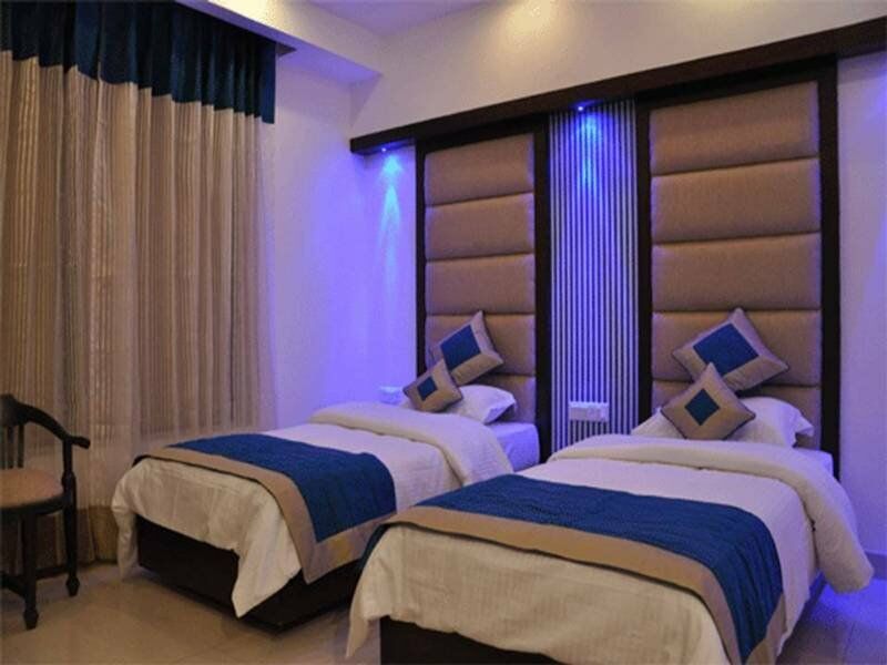 The Pearl Hotel New Delhi Exterior photo